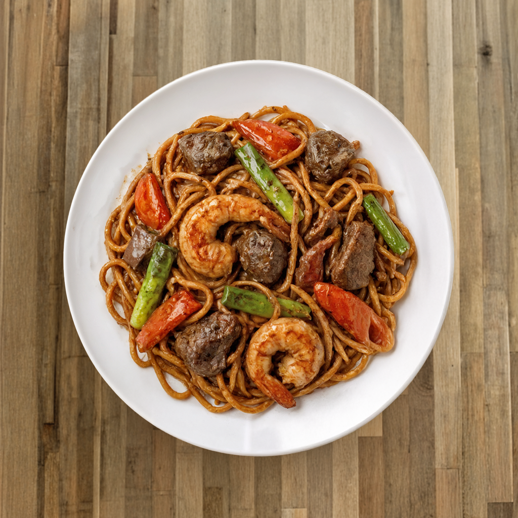 Tallarin saltado surf and turf.