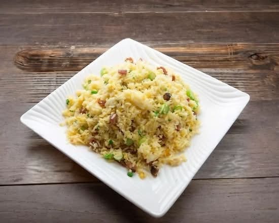 R07 Salty Fish Chicken Fried Rice 鹹魚雞粒炒飯.