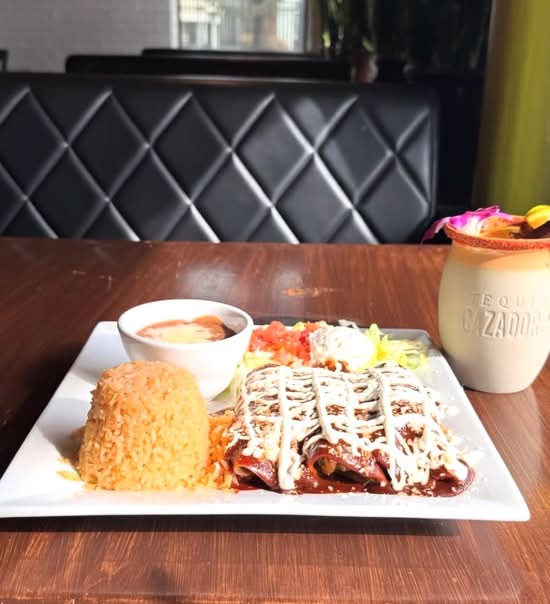 Enchiladas De Mole.