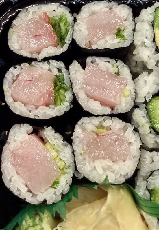 Yellow Tail Scallion Roll.
