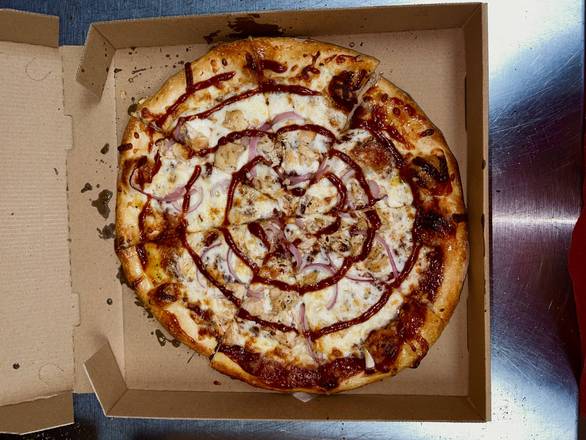 BBQ Chicken Pizza (Medium).