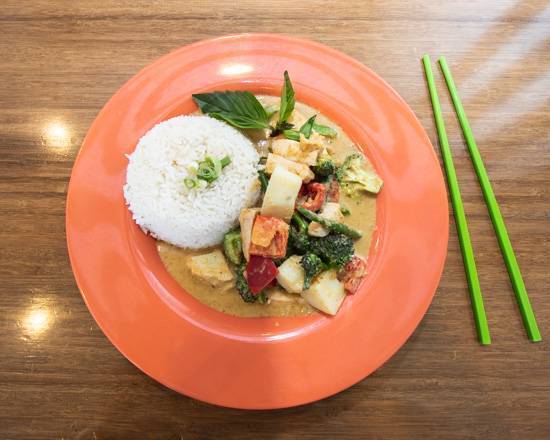 Yellow Curry Rice Chicken.