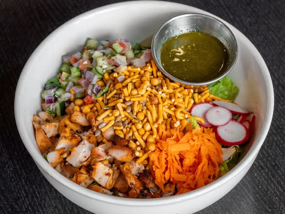 Chicken Tikka Salad (FULL TRAY).