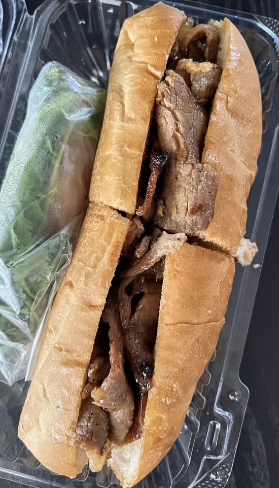 BM1 GRILLED PORK / Bánh Mì Heo Nướng.
