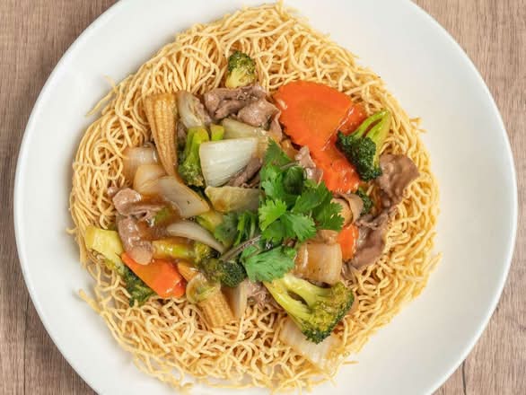 Vegetarian Crispy Egg Noodle (Mì Xào Giòn Chay).