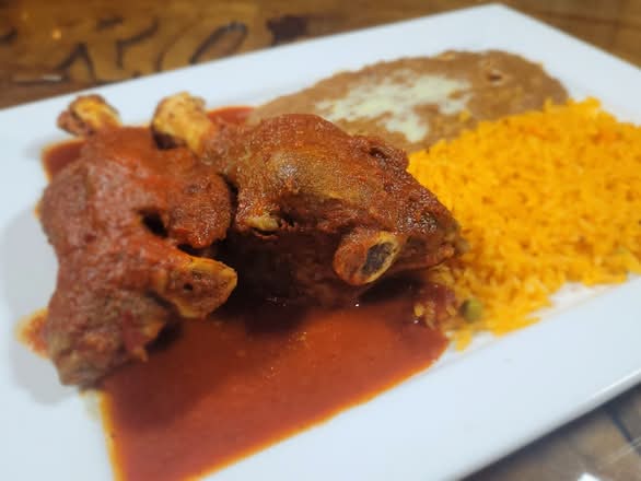 Lunch Mixiote de Borrego.