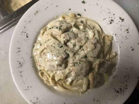 Chicken Alfredo.