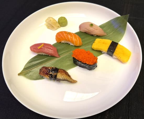 12 pcs Nigiri.