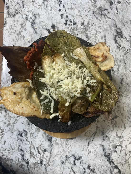 #22- Molcajete.