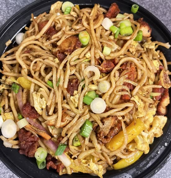 Chicken Hakka Noodles.