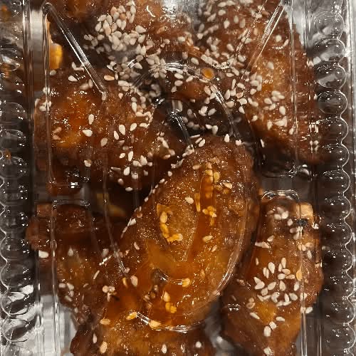 Chicken Wings & 2 Sauces.