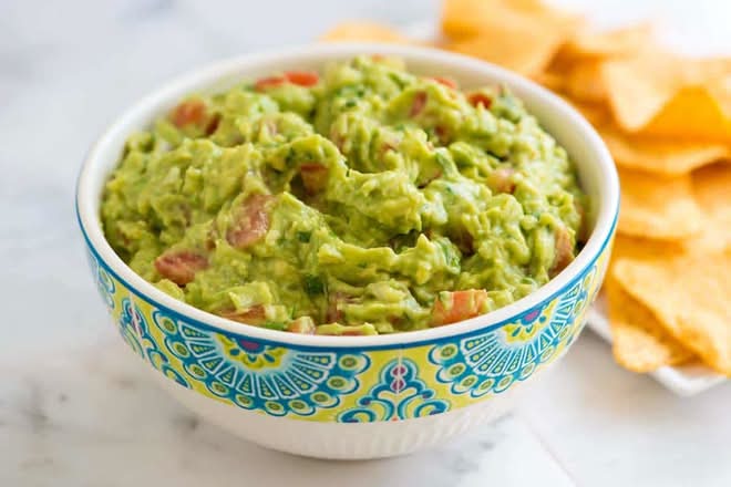 Guacamole Grande.