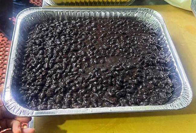 1/2 HALF TRAY Refried Beans.