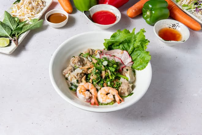 Wonton Noodle Soup - Hoành Thánh.