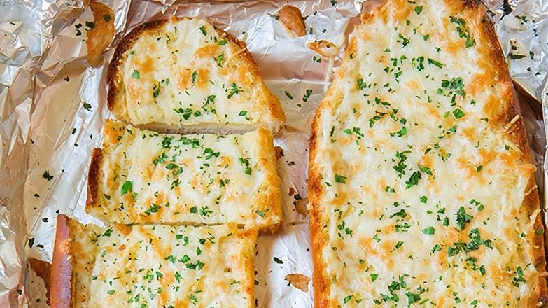 Garlic Bread W Cheese.