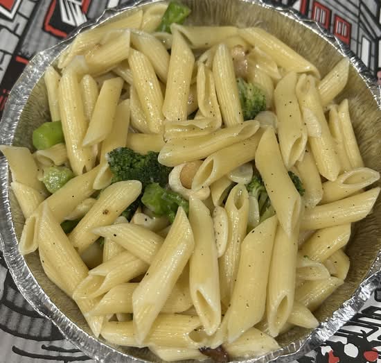 Pasta w/ Broccoli, Garlic & Oil.