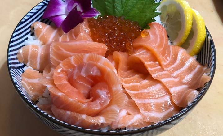 SASHIMI SALMON ROE / IKURA SASHIMI.