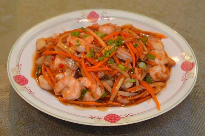 L16. Shrimp Szechwan Style.