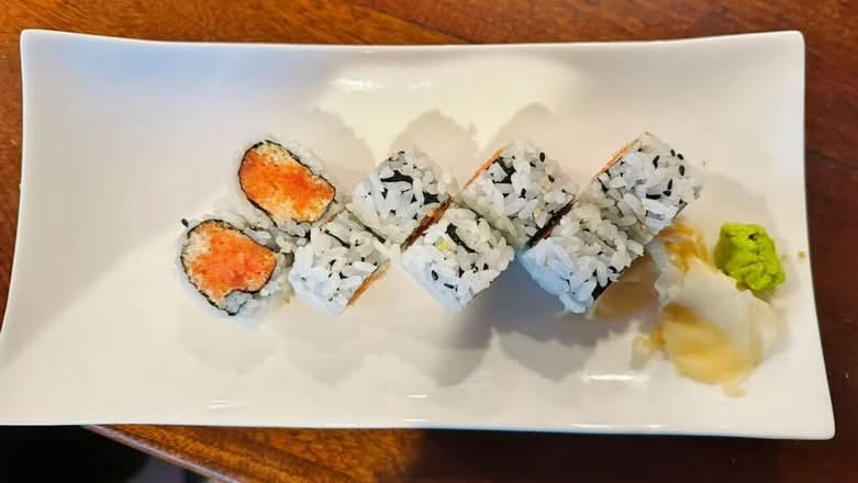 Spicy Salmon Roll.