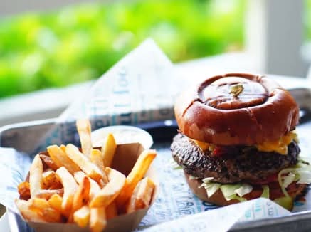 Ultimate Cheese Burger.