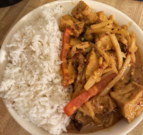 L Red Curry.