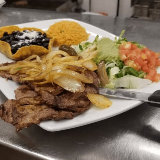 Lunch Carne Asada Platter.