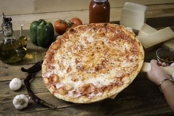 Medium Cheese Pizza.