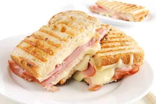 Ham and Cheese Melt/Misto Quente.