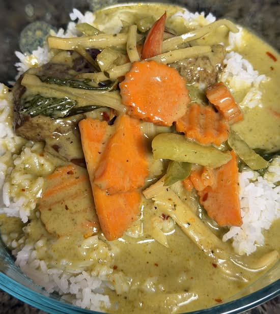 Green curry (VEGAN).