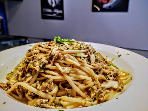 Linguine Clam Sauce White (Lunch).